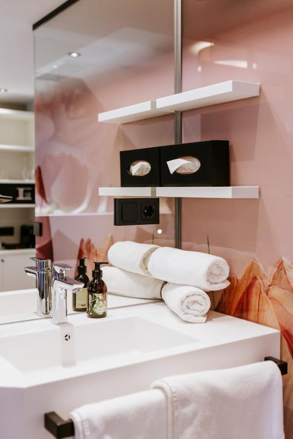 Art-Inn Design Self-Check-In-Hotel ลินซ์ ภายนอก รูปภาพ